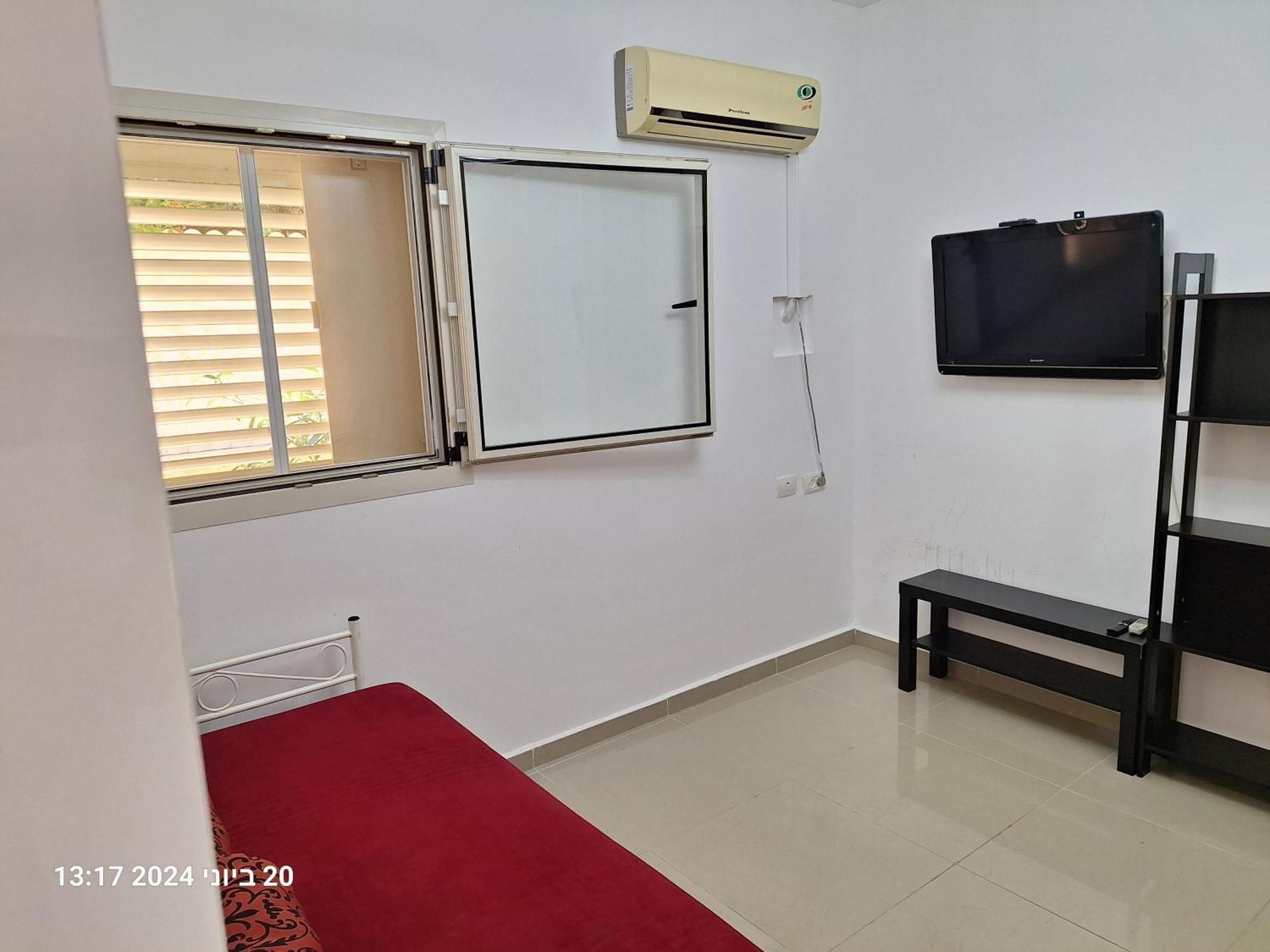 הבית הירוק Hotel Karmiel Ngoại thất bức ảnh